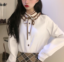 画像をギャラリービューアに読み込む, 新しくしたネイルに担当が気づいてくれたショコラブラウス