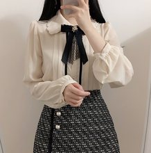 画像をギャラリービューアに読み込む, 推しとの匂わせストーリーをあげちゃう甘めブラウス