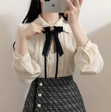 画像をギャラリービューアに読み込む, 推しとの匂わせストーリーをあげちゃう甘めブラウス