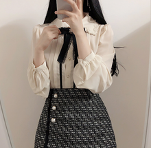 画像をギャラリービューアに読み込む, 推しとの匂わせストーリーをあげちゃう甘めブラウス