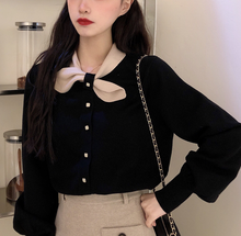 画像をギャラリービューアに読み込む, 推しのグッズが届いてワクワクしちゃう子犬カーディガン