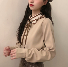 画像をギャラリービューアに読み込む, 新しくしたネイルに担当が気づいてくれたショコラブラウス