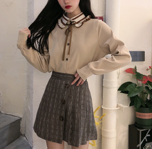 画像をギャラリービューアに読み込む, 新しくしたネイルに担当が気づいてくれたショコラブラウス