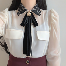 画像をギャラリービューアに読み込む, 香水を推しとおそろいにしちゃうメイドブラウス