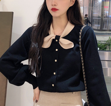 画像をギャラリービューアに読み込む, 推しのグッズが届いてワクワクしちゃう子犬カーディガン