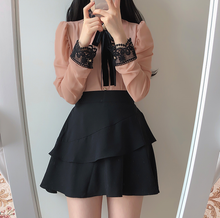 画像をギャラリービューアに読み込む, 香水を推しとおそろいにしちゃうメイドブラウス