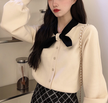 画像をギャラリービューアに読み込む, 推しのグッズが届いてワクワクしちゃう子犬カーディガン