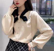 画像をギャラリービューアに読み込む, 推しのグッズが届いてワクワクしちゃう子犬カーディガン